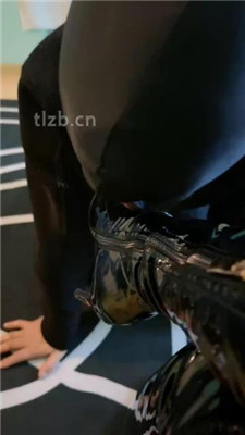 图片[17]_【柒柒学姐】狗链遛狗/长靴高跟黑丝踩踏_绳艺库视频下载