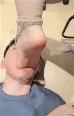 图片[9]_【时安】肉丝脚狂舔/踩踏碾压/手铐捆绑_绳艺库视频下载