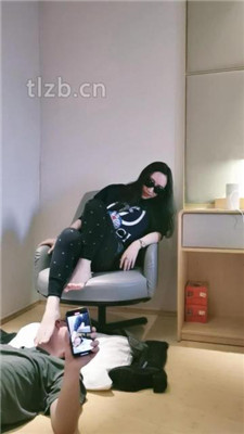 图片[18]_【羽神】跪舔超臭长靴白棉袜/吃脚皮臭脚踩脸_绳艺库视频下载