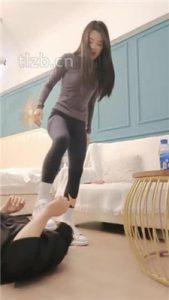 【昭玥】转胯/全体重踩踏/舔脏鞋-小白鞋棉袜_绳艺库视频下载