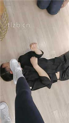 图片[5]_【昭玥】转胯/全体重踩踏/舔脏鞋-小白鞋棉袜_绳艺库视频下载