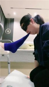 【小羊】母畜裸足狂舔_绳艺库视频下载