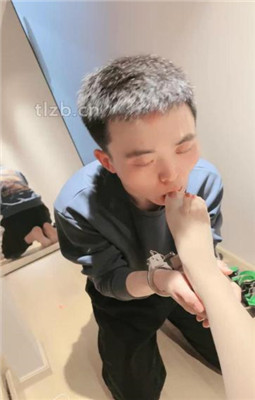 图片[4]_【时安】肉丝脚狂舔/踩踏碾压/手铐捆绑_绳艺库视频下载