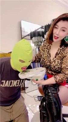 图片[8]_【梓夫人】长靴黑丝圈养绿帽狗囚禁虐_绳艺库视频下载