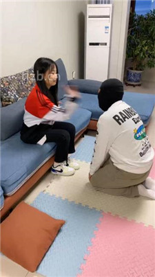 图片[2]_【精神小妹】素人学生妹-耳光/全体重踩踏/白袜塞嘴_绳艺库视频下载