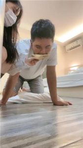 【香芋朱朱】长靴踩/人肉坐垫/踢踹/鞭打/白袜蹂躏_绳艺库视频下载