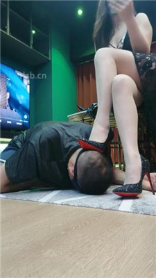 图片[13]_【咩祖】高跟美腿的脚下奴_绳艺库视频下载