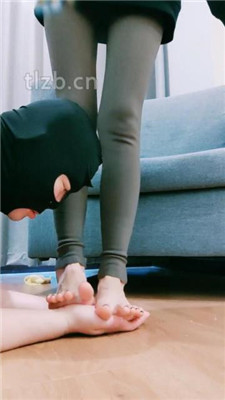 图片[16]_【护短S】跪舔小白鞋白袜/踩踏香蕉喂食_绳艺库视频下载