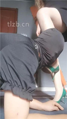 图片[5]_【东营天香百合】高跟灰丝踩狗头/狗链拴狗/嘴叼鞋/虐乳_绳艺库视频下载