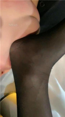 图片[18]_【千条姐】小白鞋黑丝全体重踩踏_绳艺库视频下载