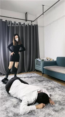 图片[11]_【诗琪】胯下辱-长靴踢踹踩-舔脏鞋_绳艺库视频下载