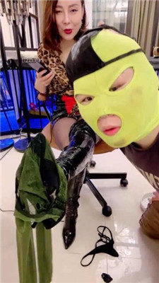 图片[17]_【梓夫人】长靴黑丝圈养绿帽狗囚禁虐_绳艺库视频下载