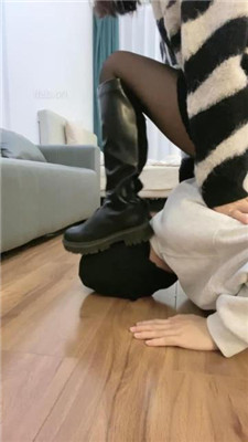 图片[3]_【奶味茶茶】长靴黑丝玩弄-踩头踩踏/踢裆/对镜羞辱插嘴_绳艺库视频下载