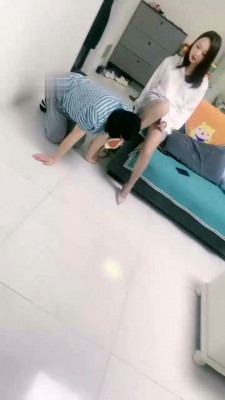 图片[2]_【蜜糖情侣】灰丝高跟诱惑舔-打手心-骑马爬行_绳艺库视频下载