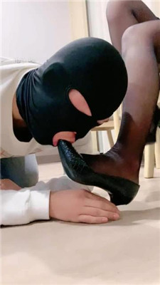 图片[3]_【赵奈奈】黑丝高跟-语言羞辱-舔脚舔鞋_绳艺库视频下载