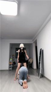 【樱子大人】骑马鞭打/坐脸窒息/高跟踩踏_绳艺库视频下载