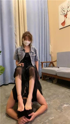 图片[18]_【甘露】凉鞋踩狗头/狗链遛狗/踢踹/骑马踩踏_绳艺库视频下载