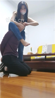 图片[19]_【奶御】耳光抽/转胯爬行/长靴提档/白袜踩狗头_绳艺库视频下载