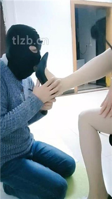 图片[2]_【广东迪迪】家奴跪舔高跟丝袜美腿_绳艺库视频下载