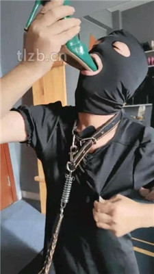 图片[16]_【东营天香百合】高跟灰丝踩狗头/狗链拴狗/嘴叼鞋/虐乳_绳艺库视频下载