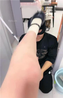 图片[14]_【樱子大人】人体擦鞋器/脚底喂食/皮鞋白袜/喝圣水【完整版】_绳艺库视频下载
