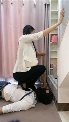 图片[7]_【嘉妮S】白领下班高跟虐家奴-滴蜡_绳艺库视频下载