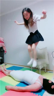 图片[2]_【艾琳】小白鞋棉袜/高跟全体重踩踏-塞嘴-骑马_绳艺库视频下载