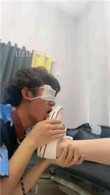 图片[15]_【领主老大】帆布鞋全体重踩踏/碾压狗爪_绳艺库视频下载