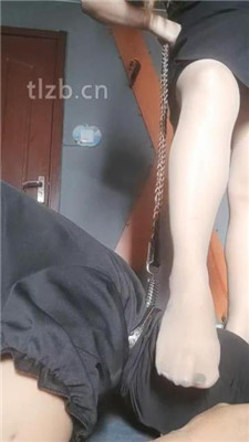 图片[4]_【东营天香百合】高跟灰丝踩狗头/狗链拴狗/嘴叼鞋/虐乳_绳艺库视频下载
