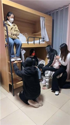 【尤物大大】女生寝室4主VS双奴带新人学妹入圈调_绳艺库视频下载