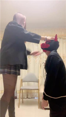 图片[8]_【雯雯S】班主任被学生虐-闻臭袜-鞭打-插嘴-虐乳_绳艺库视频下载