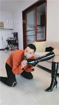 图片[5]_【凌儿女神】狗笼圈养的快乐时光-跪舔原味长靴_绳艺库视频下载