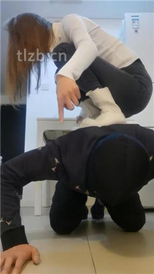 图片[19]_【苒溪】脏短靴白袜全体重踩踏-脚下喂食【双视角版】_绳艺库视频下载