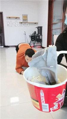 图片[19]_【凌儿女神】原味泡面/舔脏靴底/闻黑棉袜/提档_绳艺库视频下载