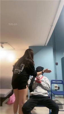 图片[6]_【暴荔姐姐】重度sp抽到狗跪地求饶_绳艺库视频下载