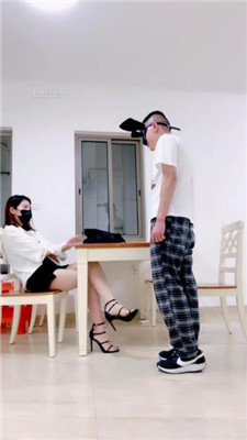 【莫妮卡】吃原味丝袜-高跟恋足舔-踩狗舌【完整版】_绳艺库视频下载