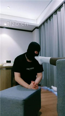 图片[9]_【护短S】跪舔小白鞋白袜/踩踏香蕉喂食_绳艺库视频下载