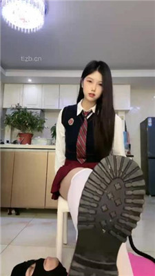 图片[3]_【佳奈】JK学生主-皮鞋白丝踩脚垫_绳艺库视频下载