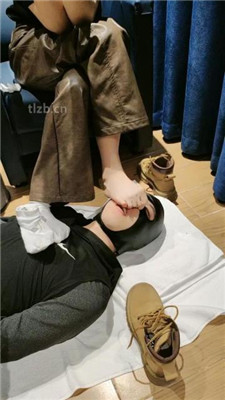 图片[5]_【玥野兔】短靴白棉袜踩狗脸_绳艺库视频下载