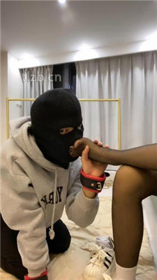 图片[3]_【可儿女王】鞋绑脸气味控制/捆绑虐打/重度踢踹_绳艺库视频下载