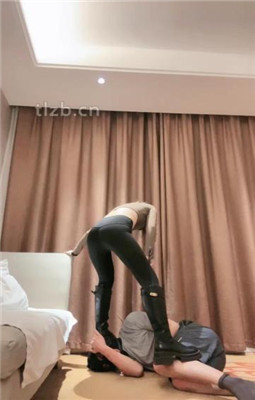 图片[15]_【不期而遇】恋臀爱好者-长筒靴艺术踢踩跺/磕头认错_绳艺库视频下载