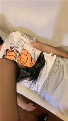 图片[2]_【宝爷】长靴黑丝全体重踩踏-跳踩-骑马-虐乳_绳艺库视频下载