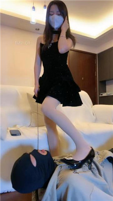 图片[20]_【宝爷】狗链拴狗-高跟美腿踩踏-掐肉咬肉-耳光_绳艺库视频下载