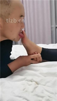 图片[8]_【冷御女王】老头迷恋女儿的裸足_绳艺库视频下载