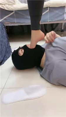 图片[13]_【金桔小主】夜跑后小白鞋白袜踩虐暴打【下】_绳艺库视频下载