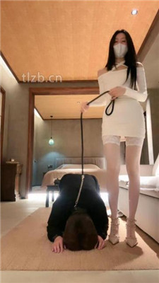 图片[4]_【妲己S】长腿模特S-铆钉高跟踩虐/骑马/臭脚捂脸插嘴_绳艺库视频下载