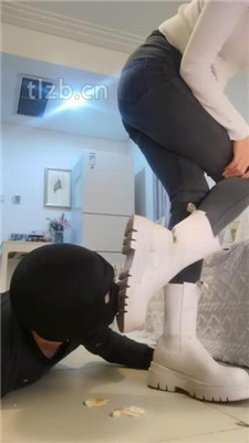 图片[12]_【苒溪】脏短靴白袜全体重踩踏-脚下喂食【双视角版】_绳艺库视频下载