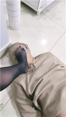 图片[14]_【诗恩大大】跪舔高跟黑丝美腿_绳艺库视频下载