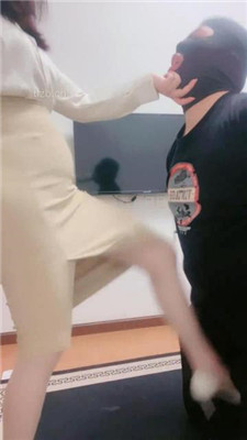 图片[2]_【桃子老师】骑马转胯/高跟肉丝脚闻舔踩踏_绳艺库视频下载