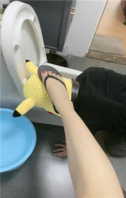 图片[13]_【漫漫】爬进来卫生巾侍奉主人_绳艺库视频下载